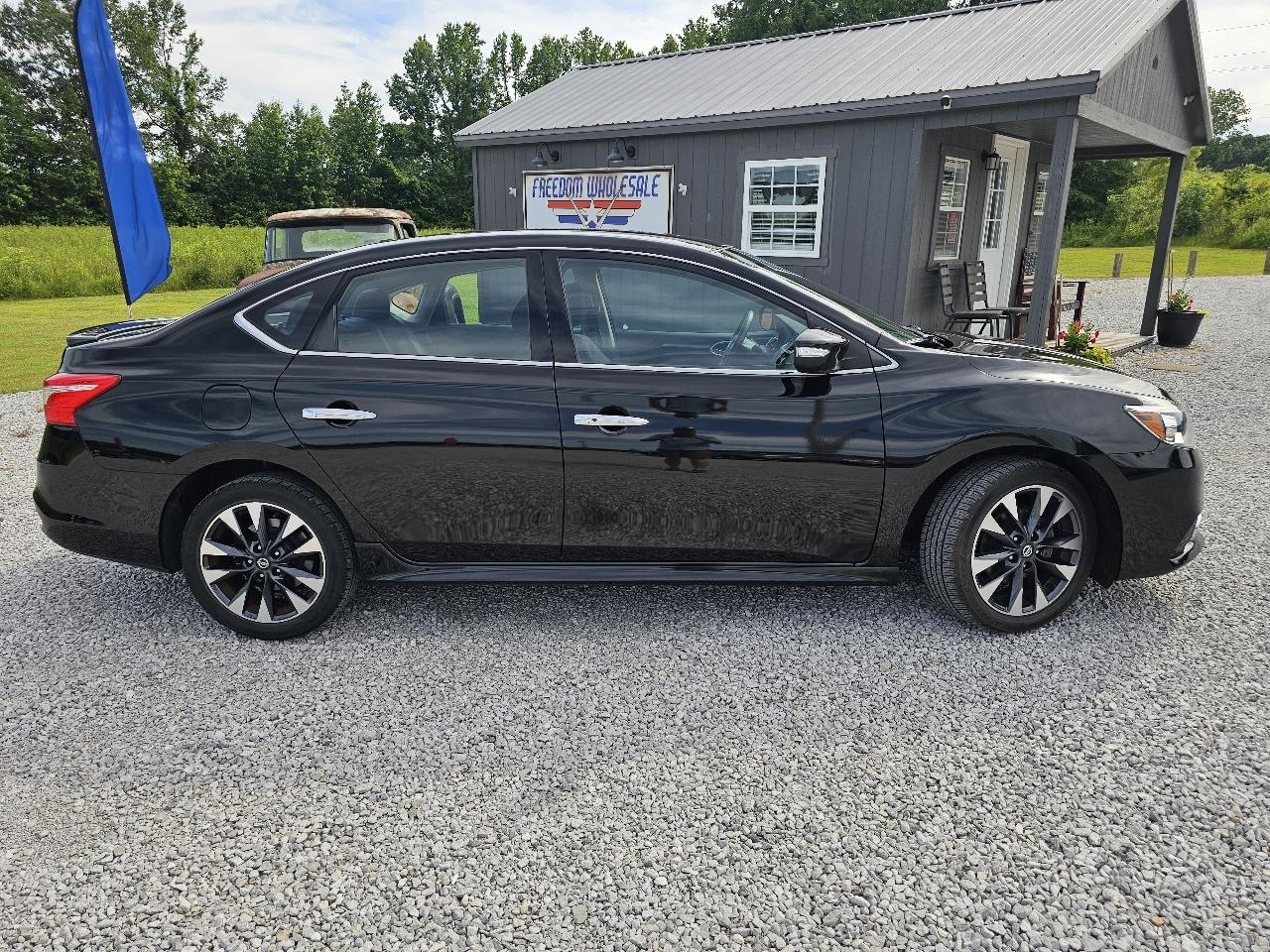Nissan Sentra SR 4D Sedan 2019