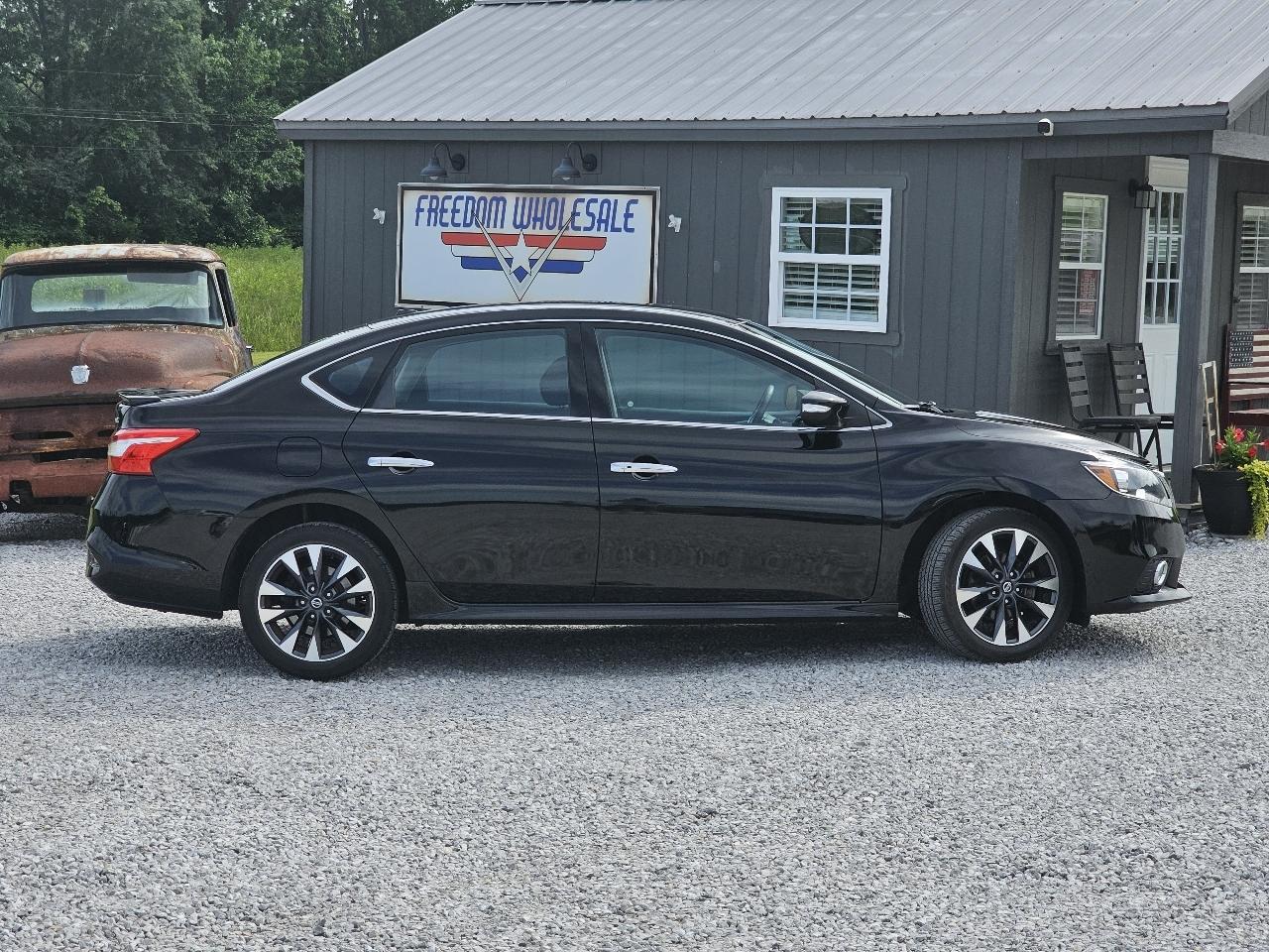 Nissan Sentra SR 4D Sedan 2019