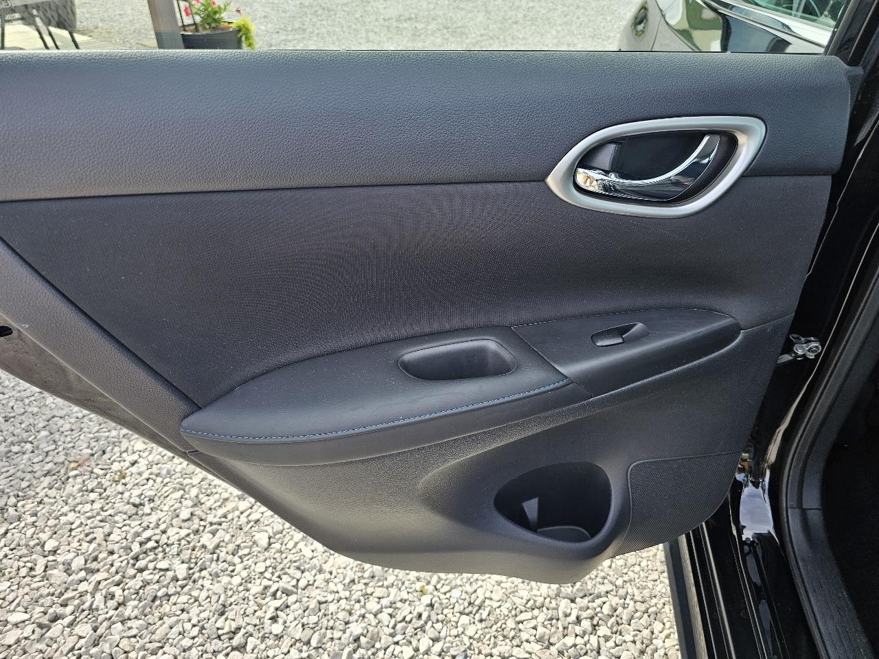 Nissan Sentra SR 4D Sedan 2019