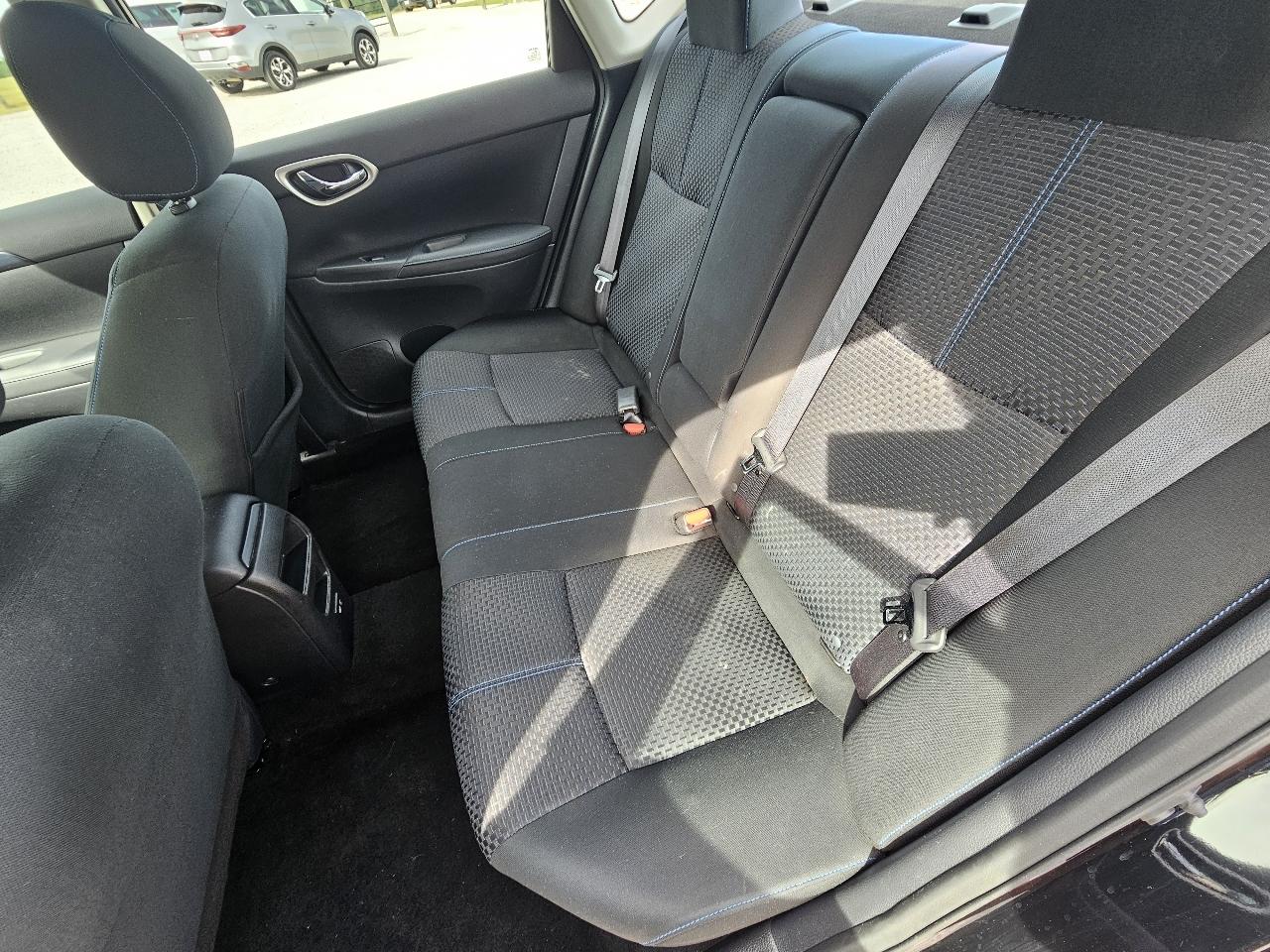 Nissan Sentra SR 4D Sedan 2019