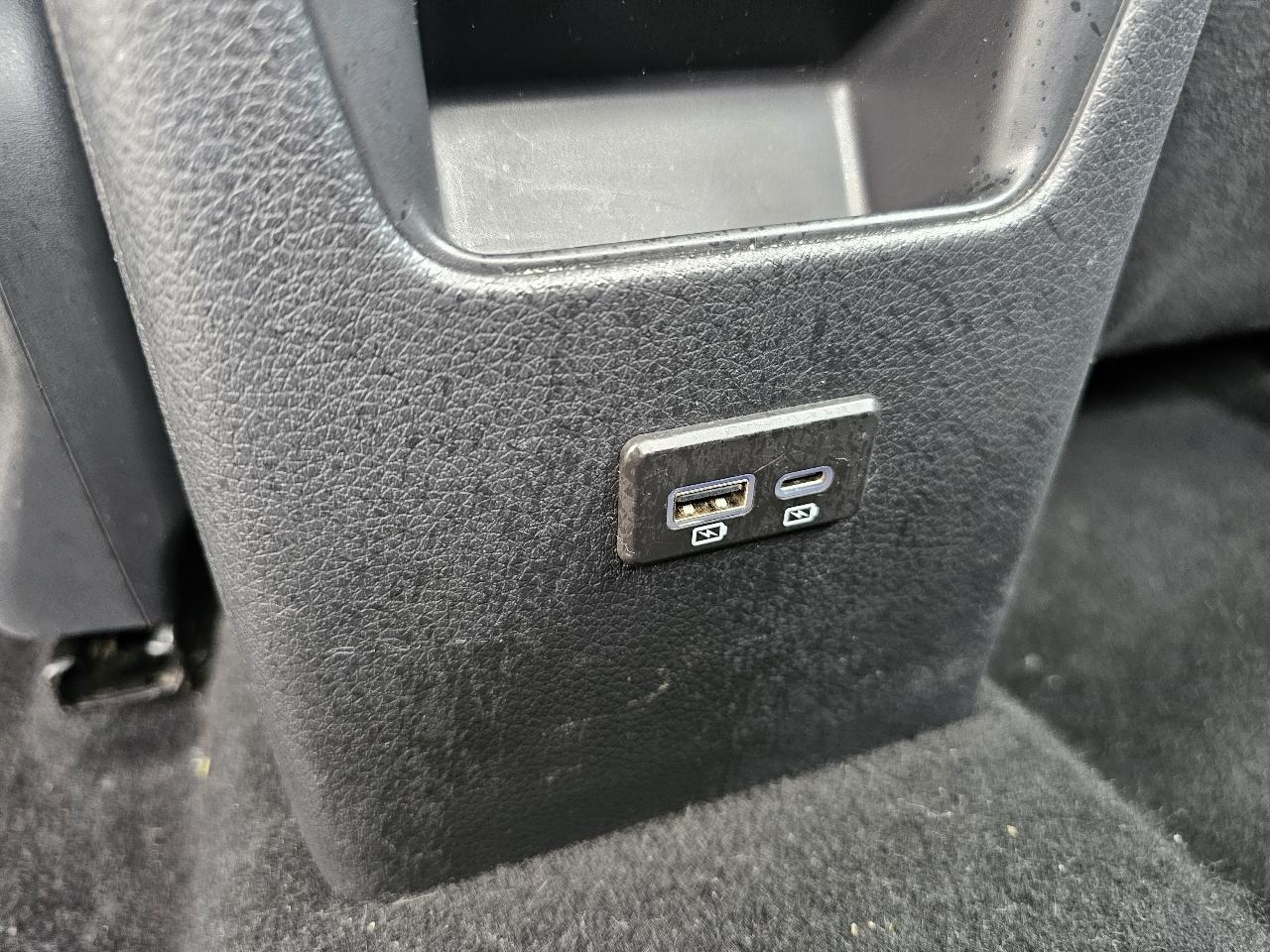 Nissan Sentra SR 4D Sedan 2019