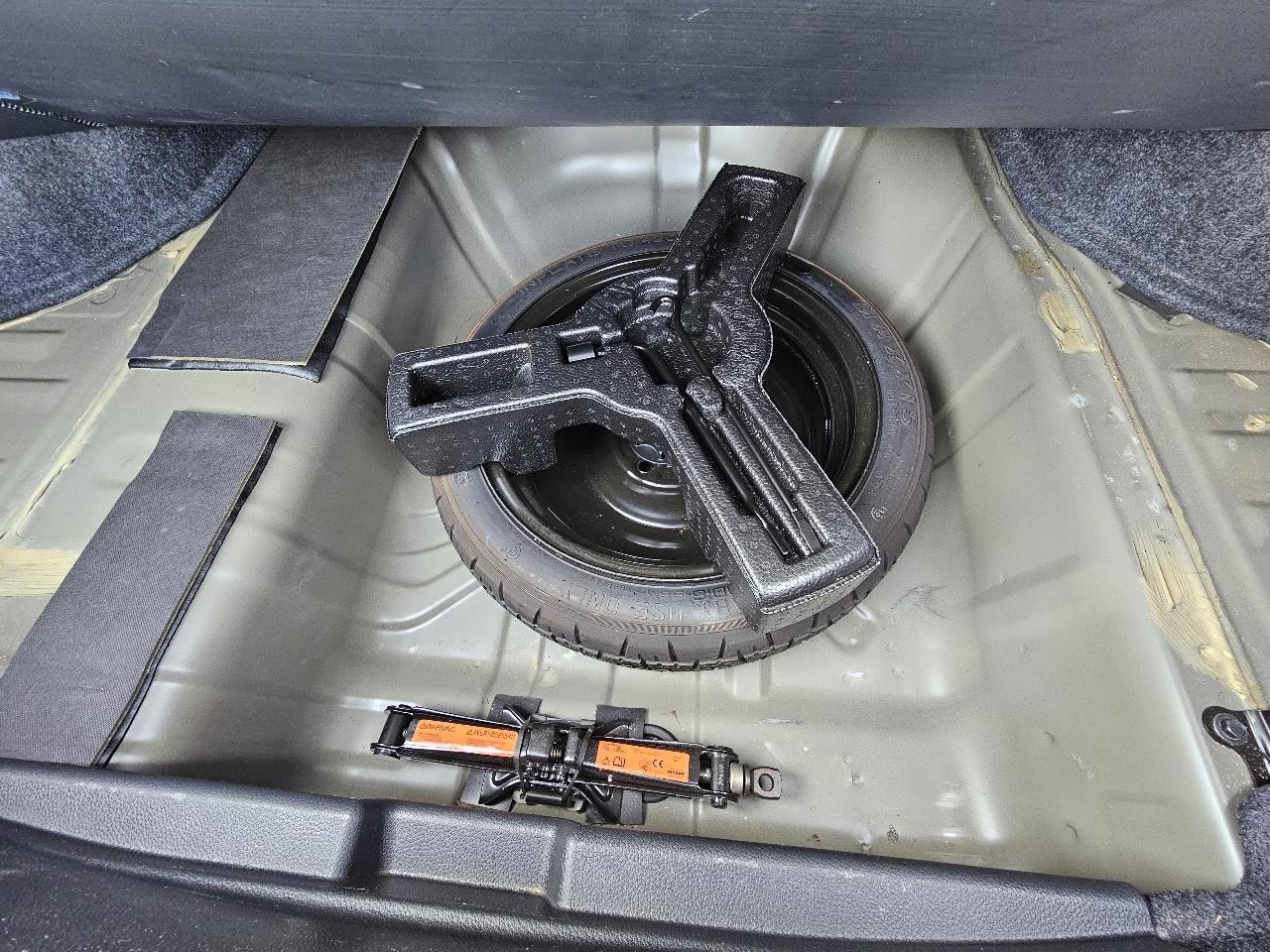 Nissan Sentra SR 4D Sedan 2019