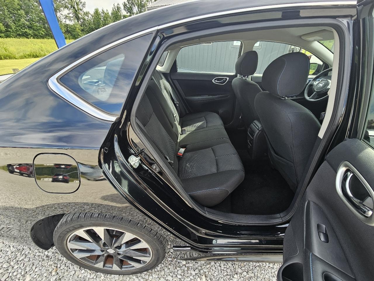 Nissan Sentra SR 4D Sedan 2019