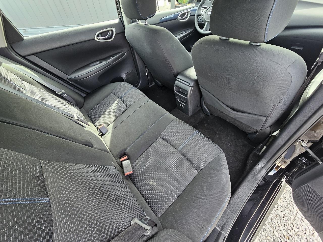 Nissan Sentra SR 4D Sedan 2019