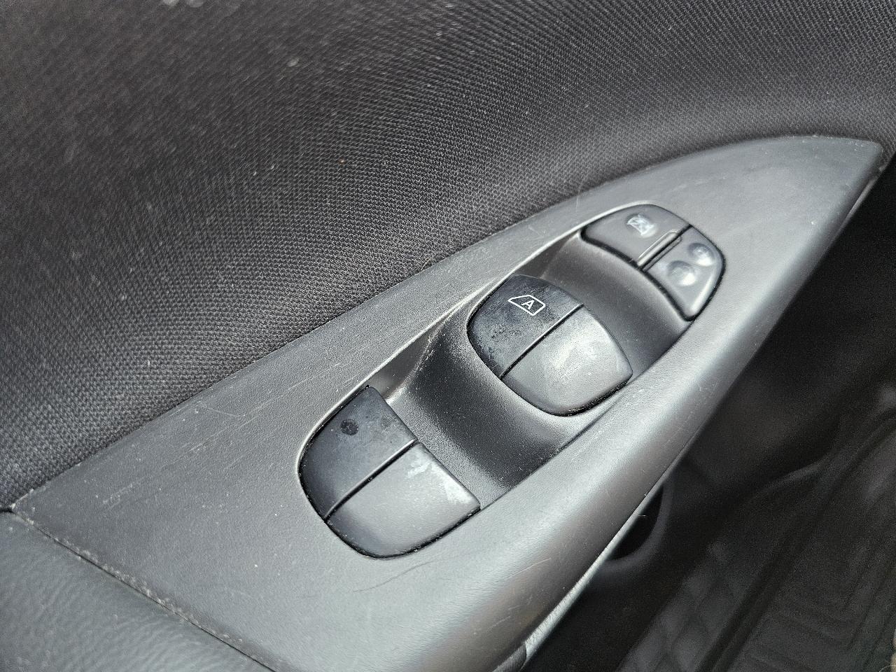 Nissan Sentra SR 4D Sedan 2019