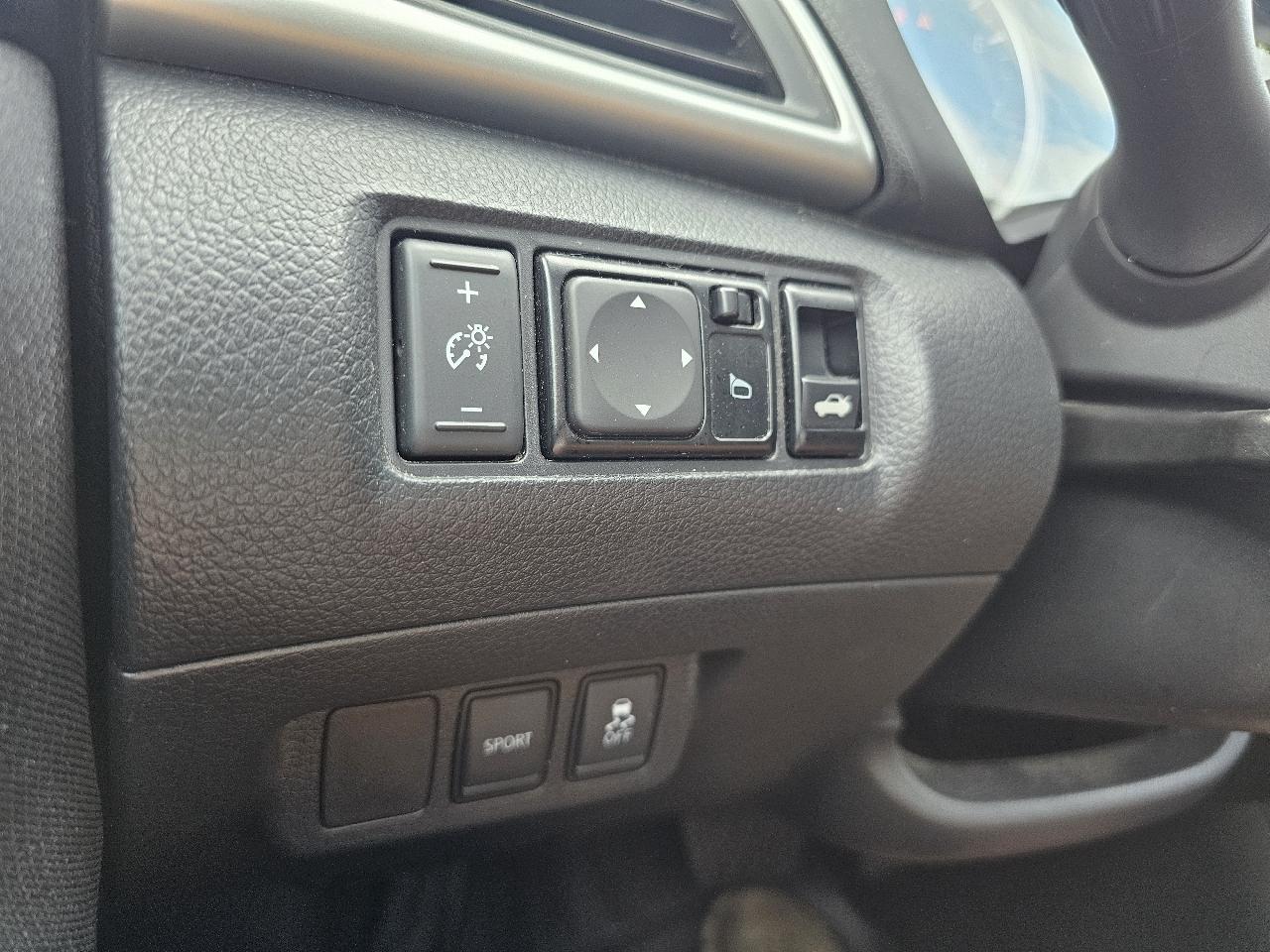 Nissan Sentra SR 4D Sedan 2019
