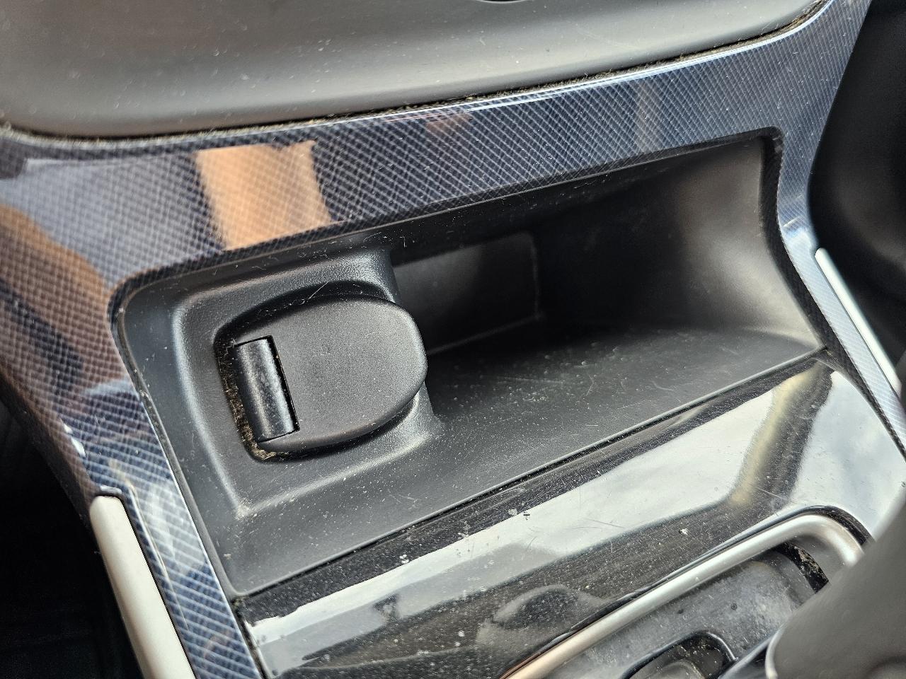 Nissan Sentra SR 4D Sedan 2019