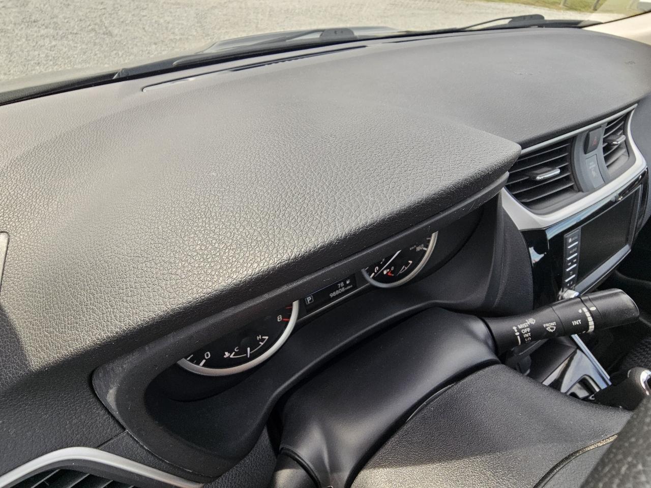 Nissan Sentra SR 4D Sedan 2019