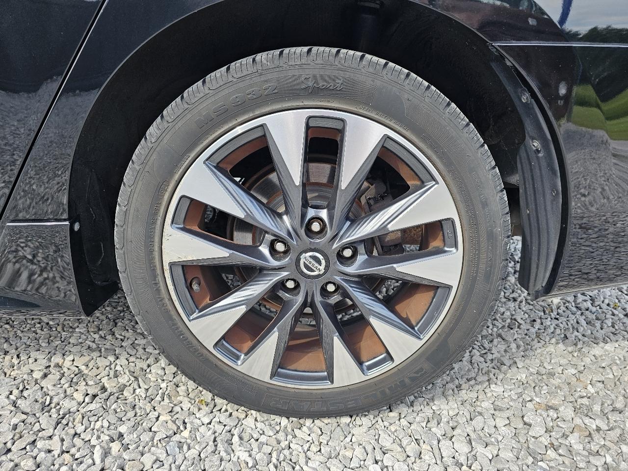 Nissan Sentra SR 4D Sedan 2019
