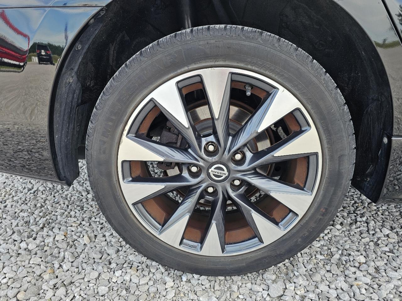Nissan Sentra SR 4D Sedan 2019