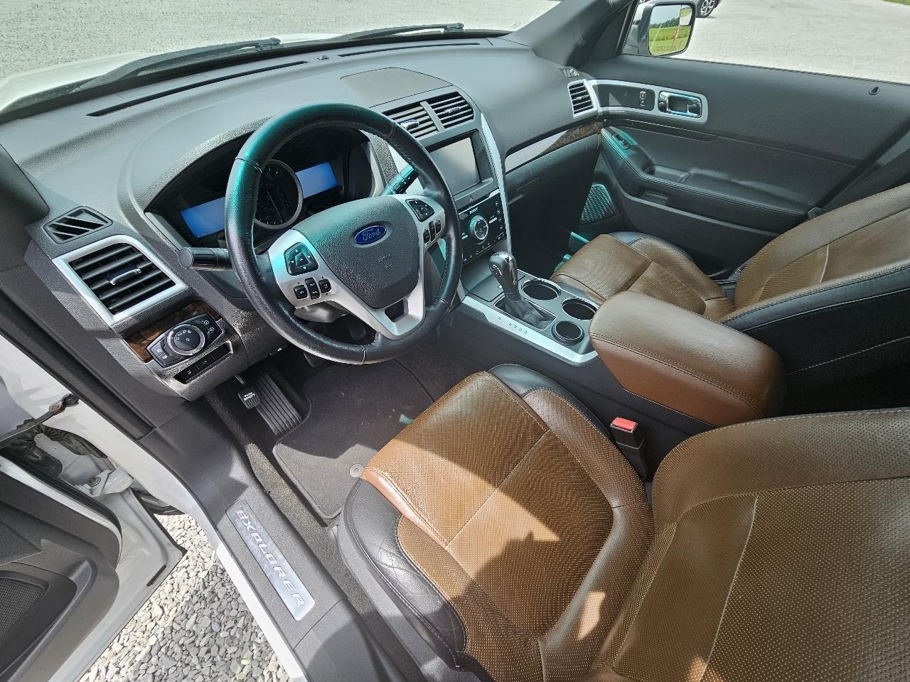 Ford Explorer Limited FWD 2012