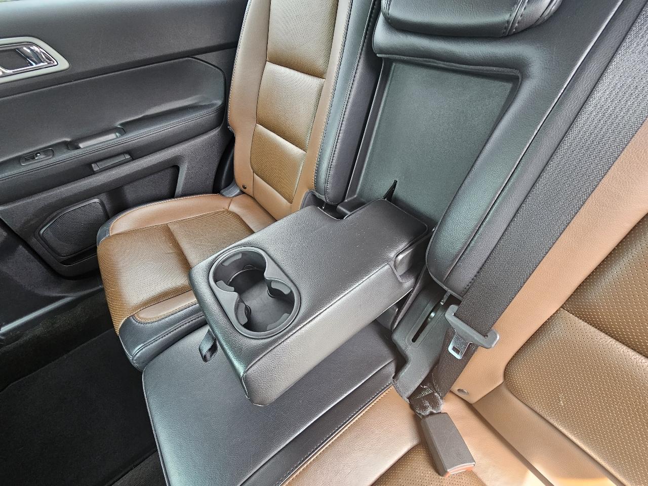 Ford Explorer Limited FWD 2012