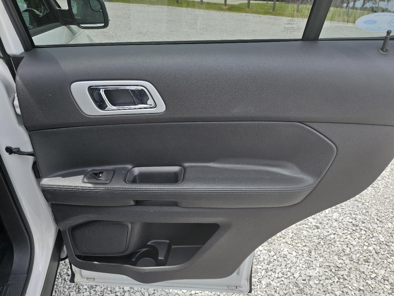 Ford Explorer Limited FWD 2012