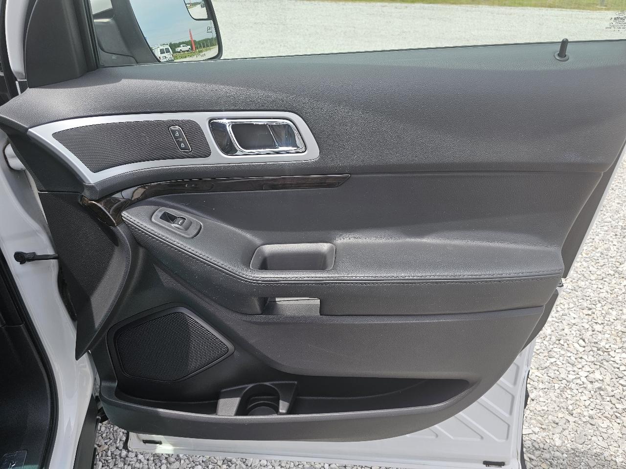 Ford Explorer Limited FWD 2012