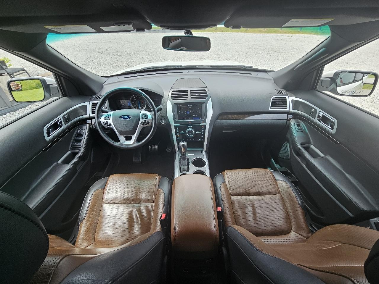 Ford Explorer Limited FWD 2012