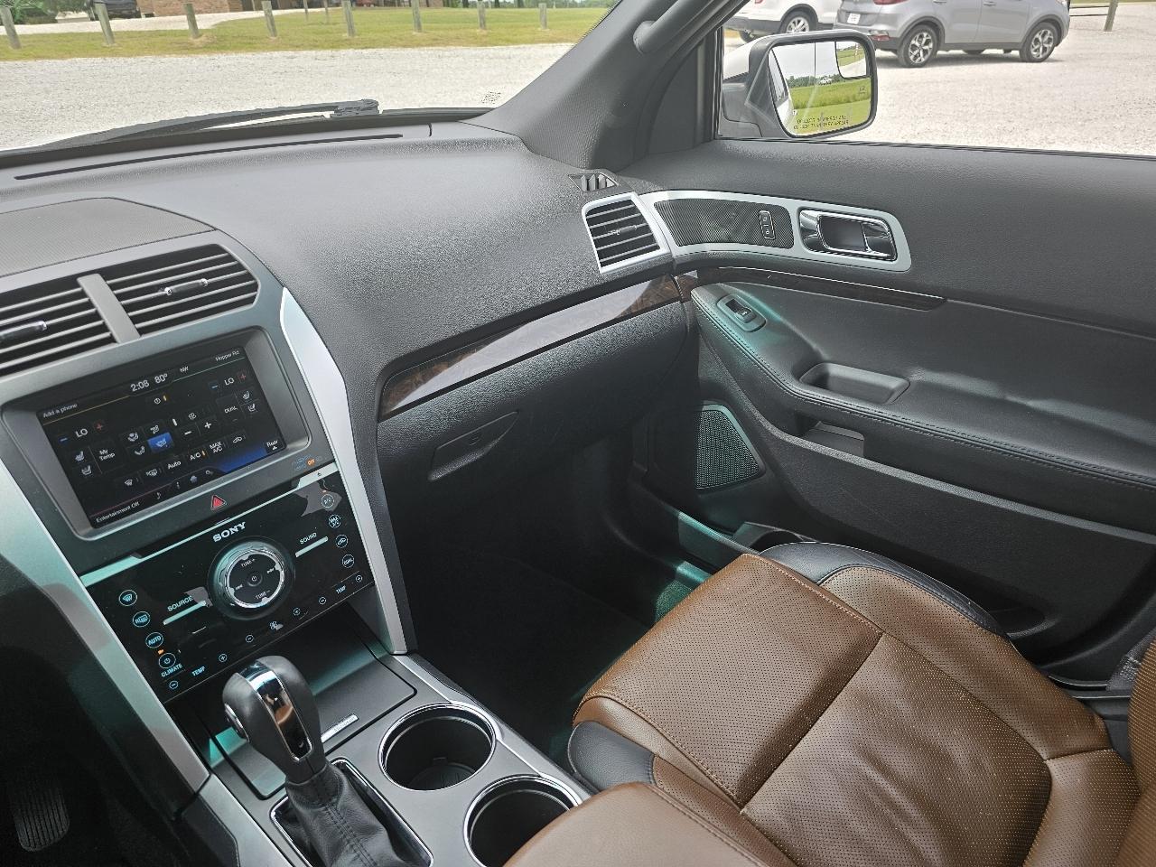 Ford Explorer Limited FWD 2012