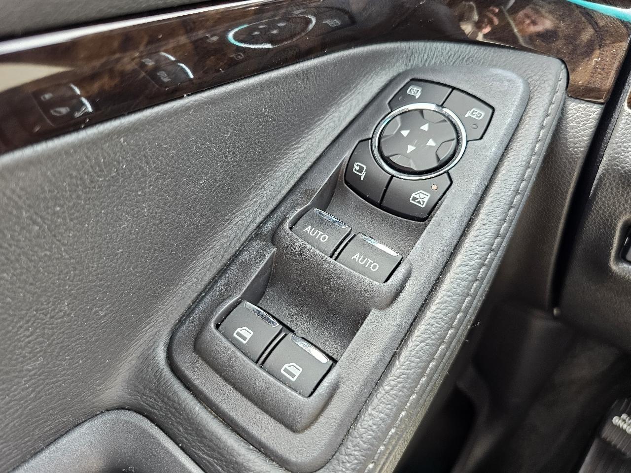 Ford Explorer Limited FWD 2012