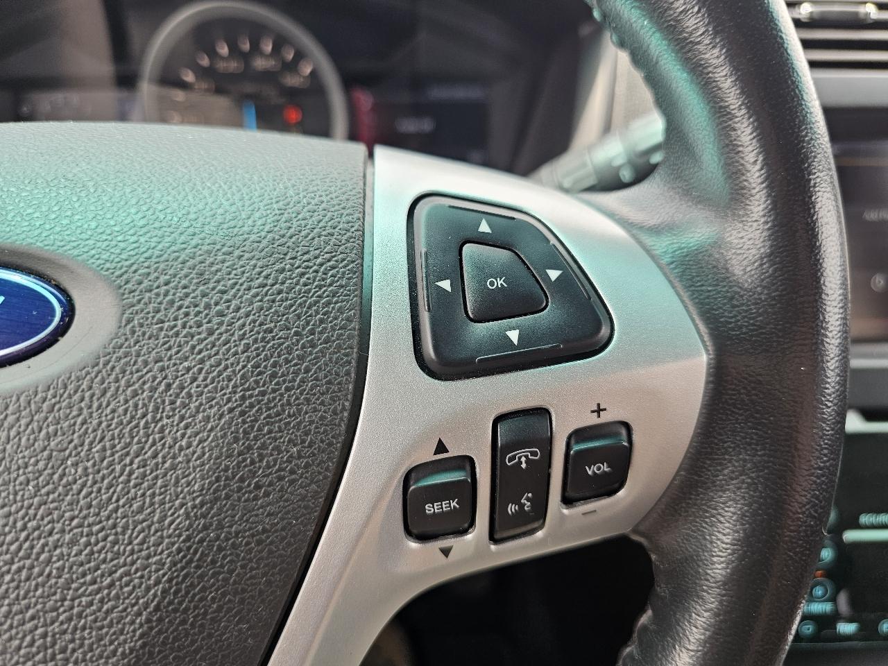 Ford Explorer Limited FWD 2012