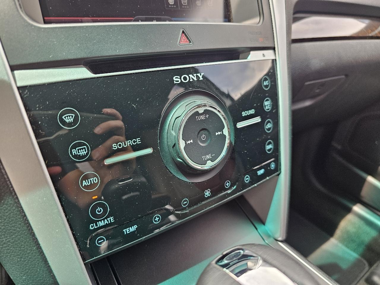 Ford Explorer Limited FWD 2012