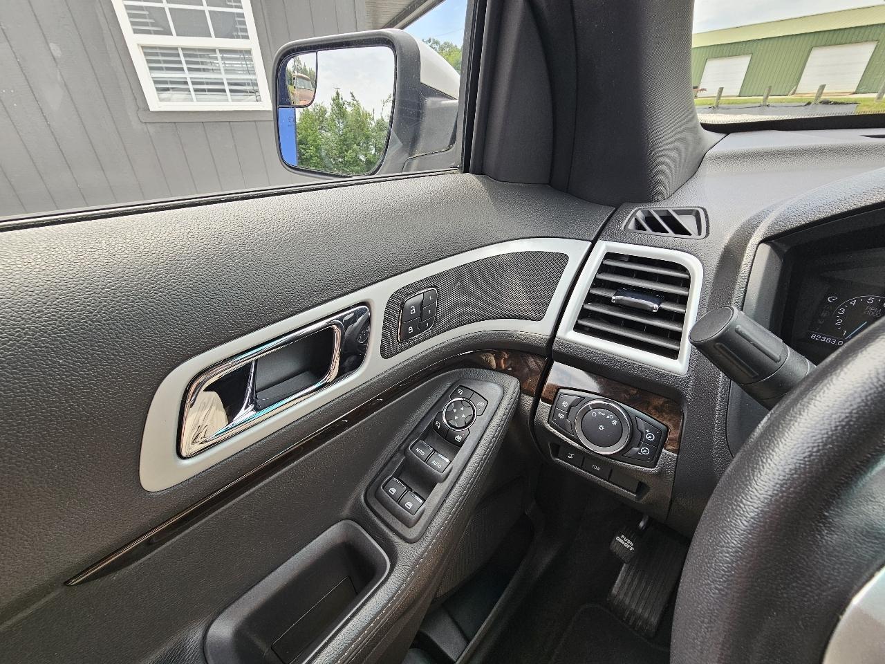 Ford Explorer Limited FWD 2012