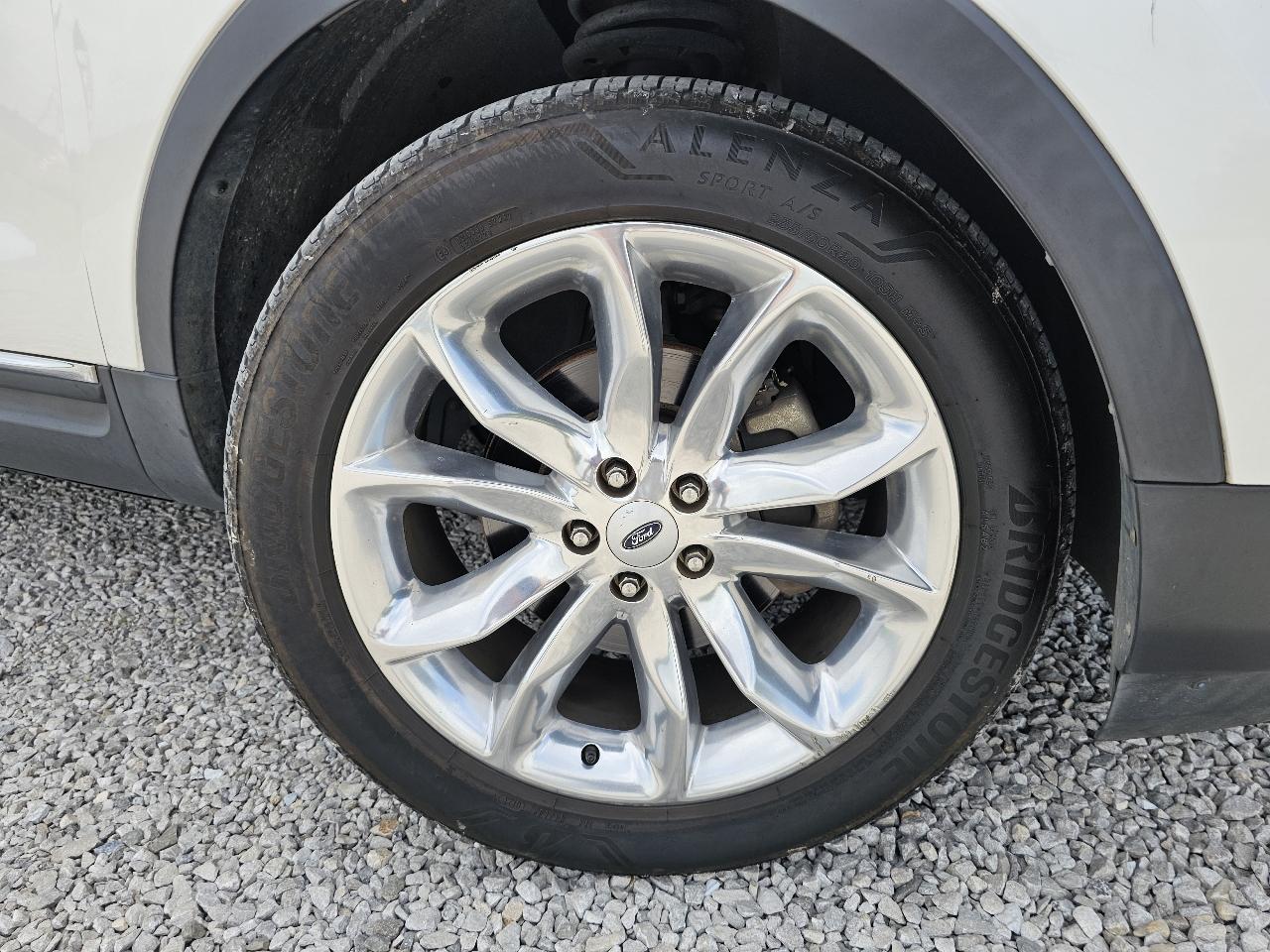 Ford Explorer Limited FWD 2012