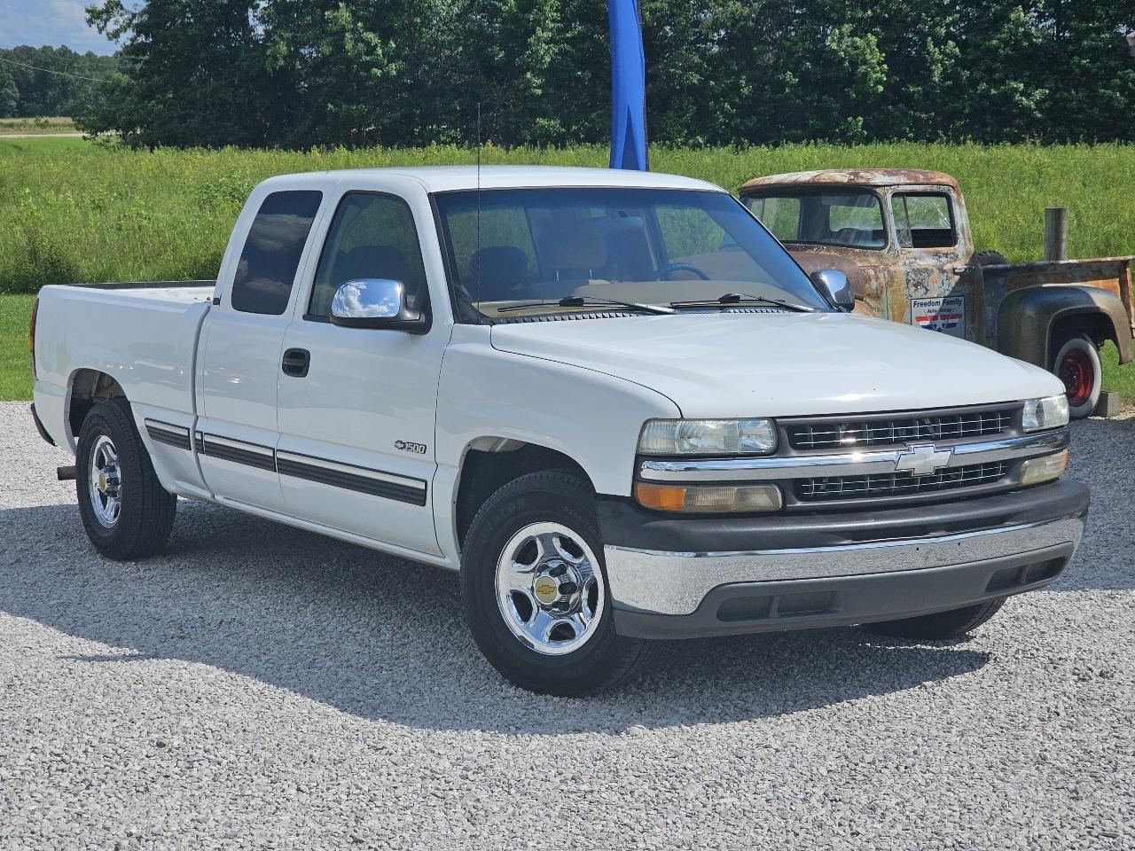Chevrolet Silverado 1500 LS Ext. Cab 2WD 2000