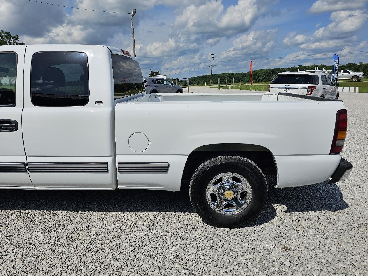 Chevrolet Silverado 1500 LS Ext. Cab 2WD 2000