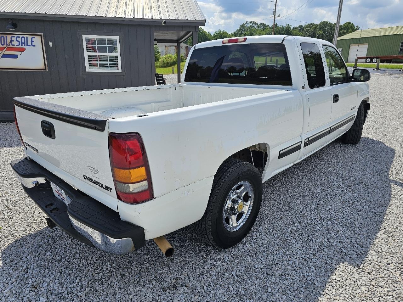 Chevrolet Silverado 1500 LS Ext. Cab 2WD 2000