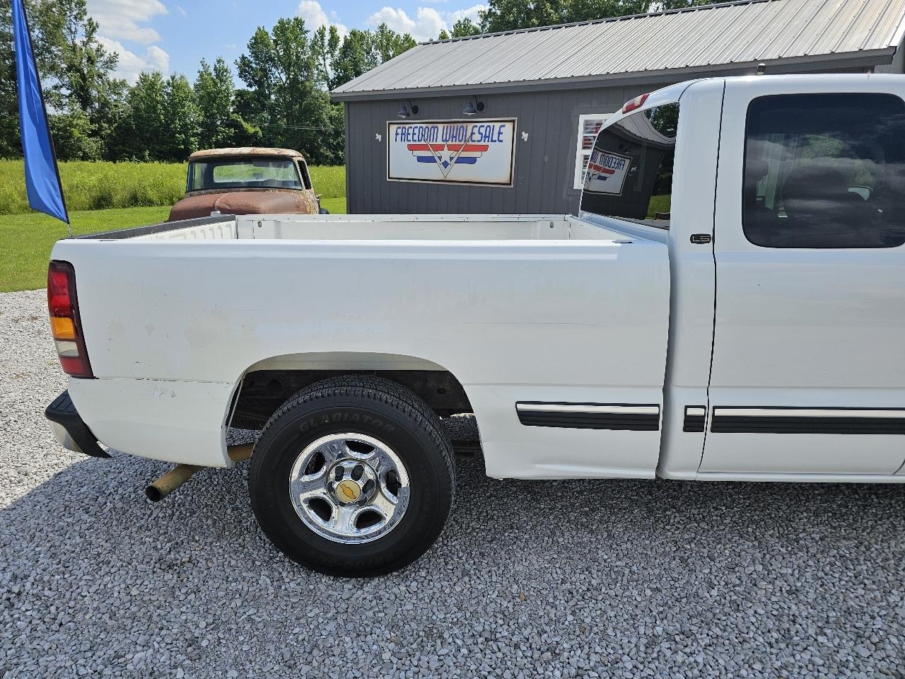 Chevrolet Silverado 1500 LS Ext. Cab 2WD 2000