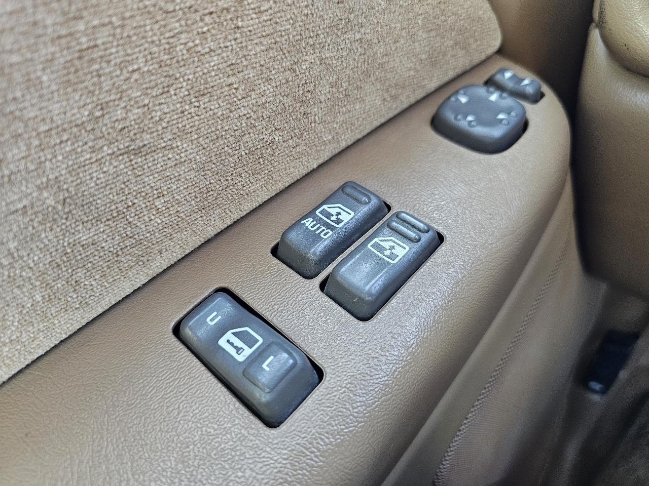 Chevrolet Silverado 1500 LS Ext. Cab 2WD 2000