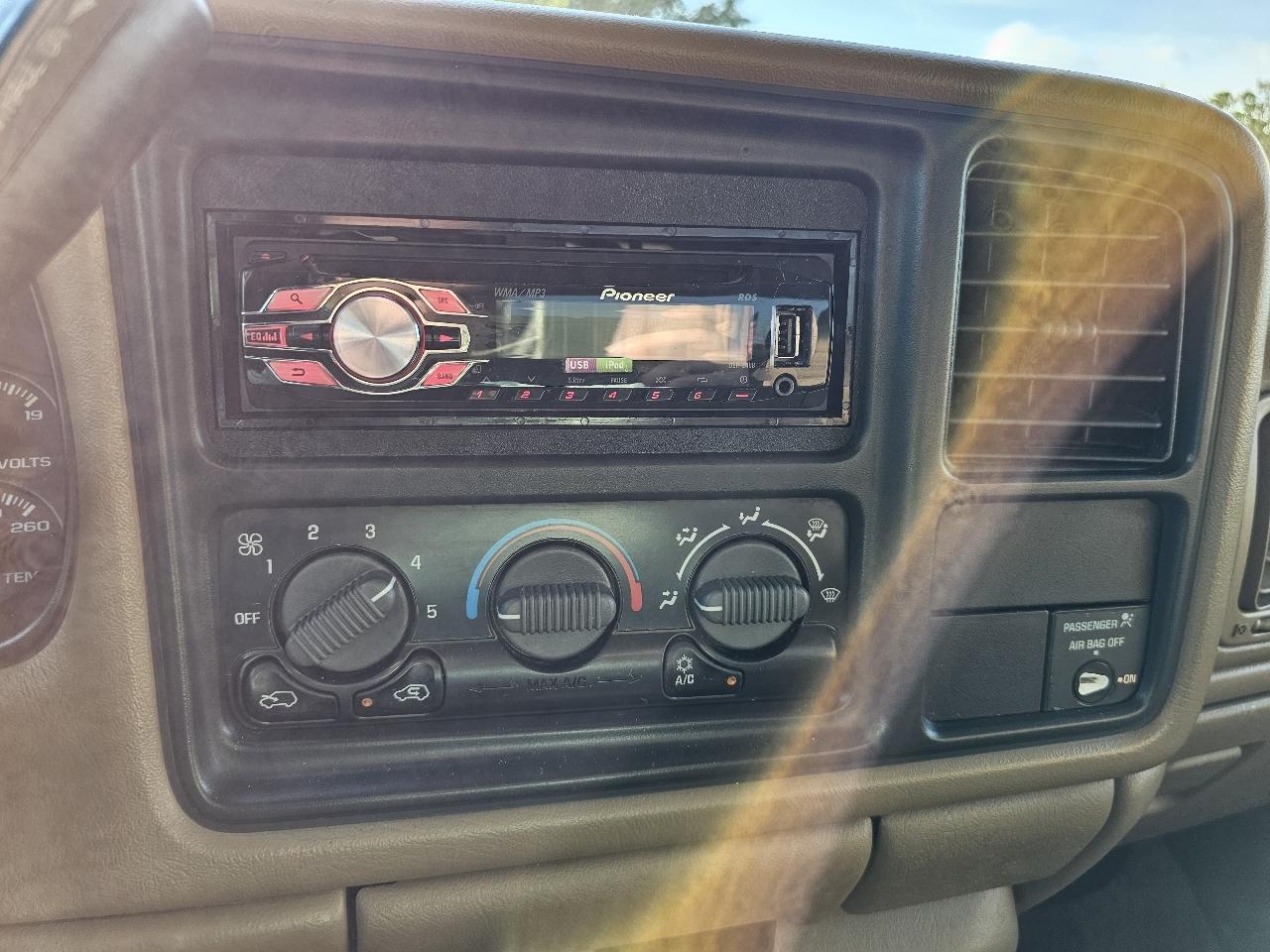 Chevrolet Silverado 1500 LS Ext. Cab 2WD 2000