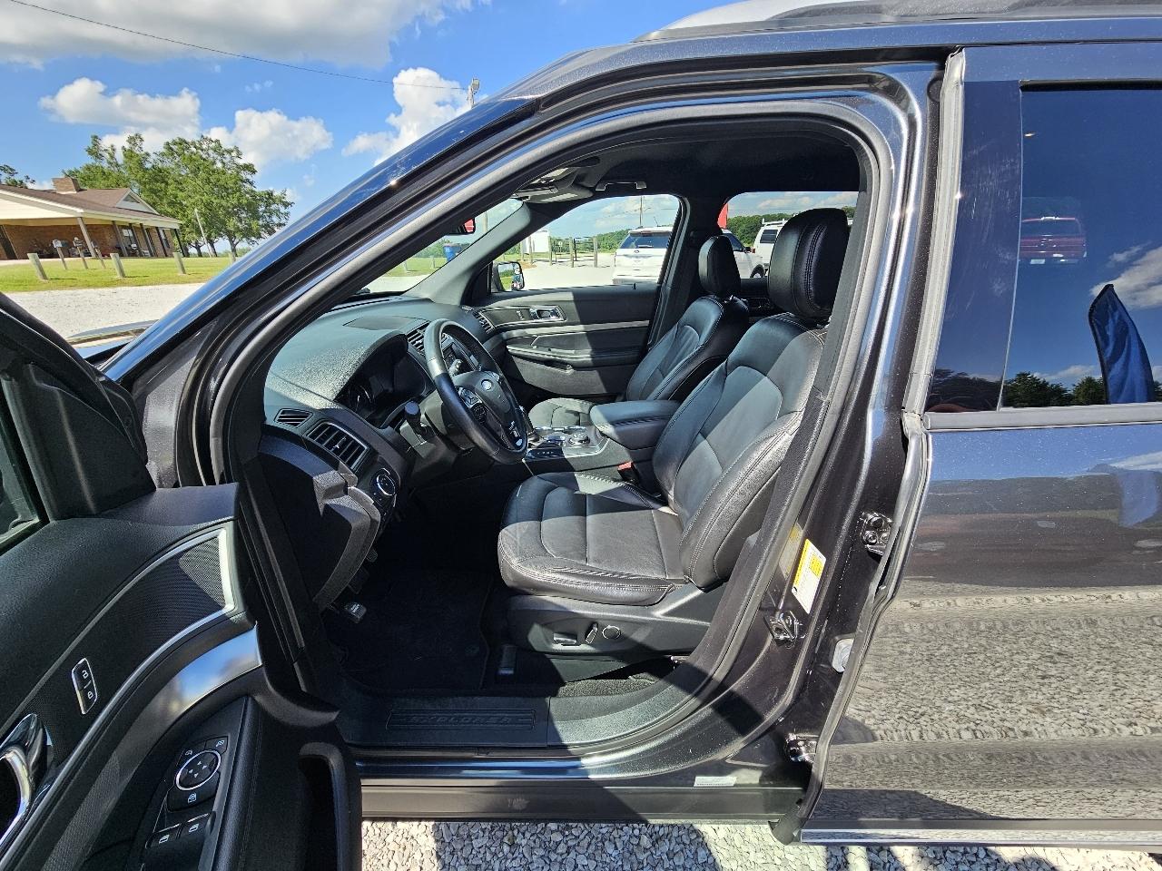 Ford Explorer XLT 4WD 2018
