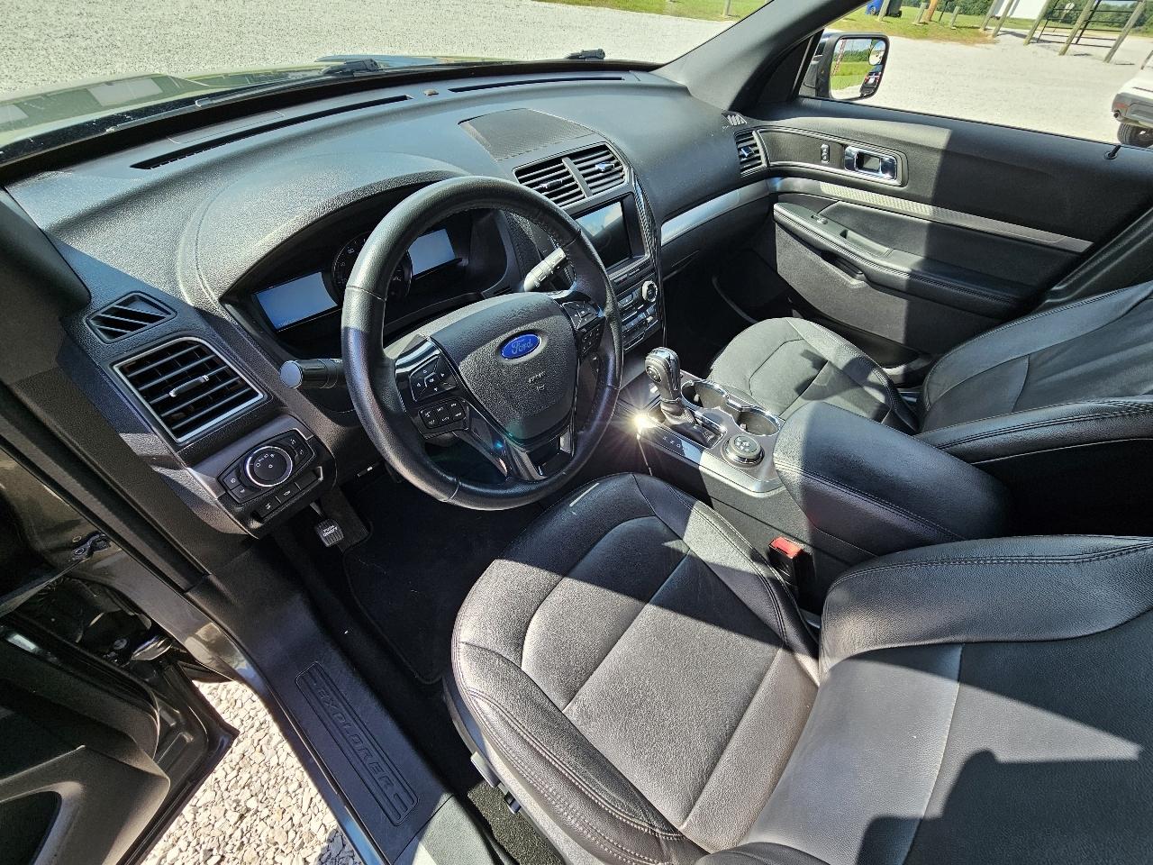 Ford Explorer XLT 4WD 2018