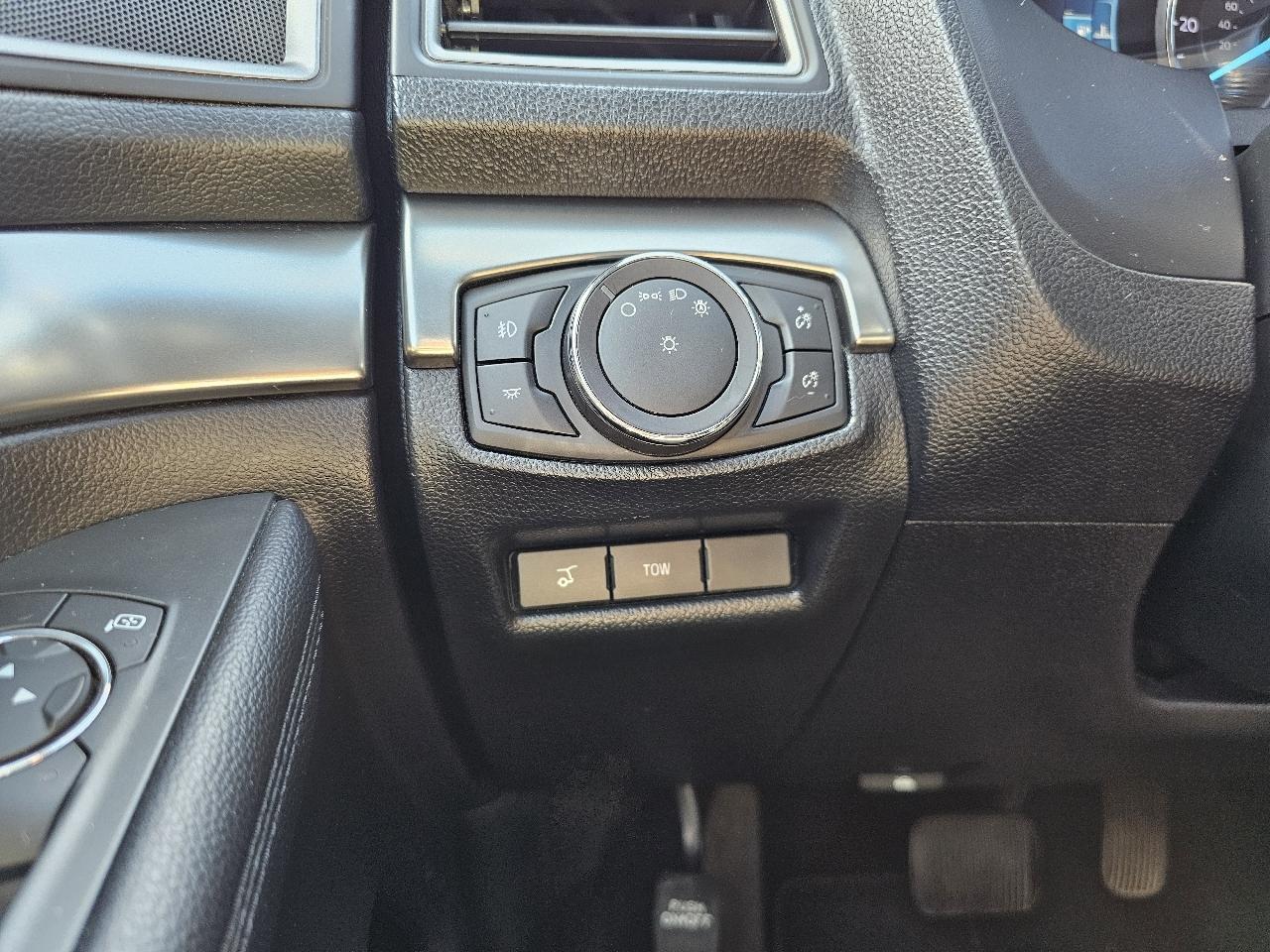 Ford Explorer XLT 4WD 2018