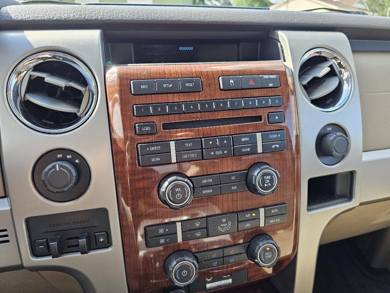 Ford F-150 Lariat SuperCrew 5.5-ft. Bed 4WD 2010
