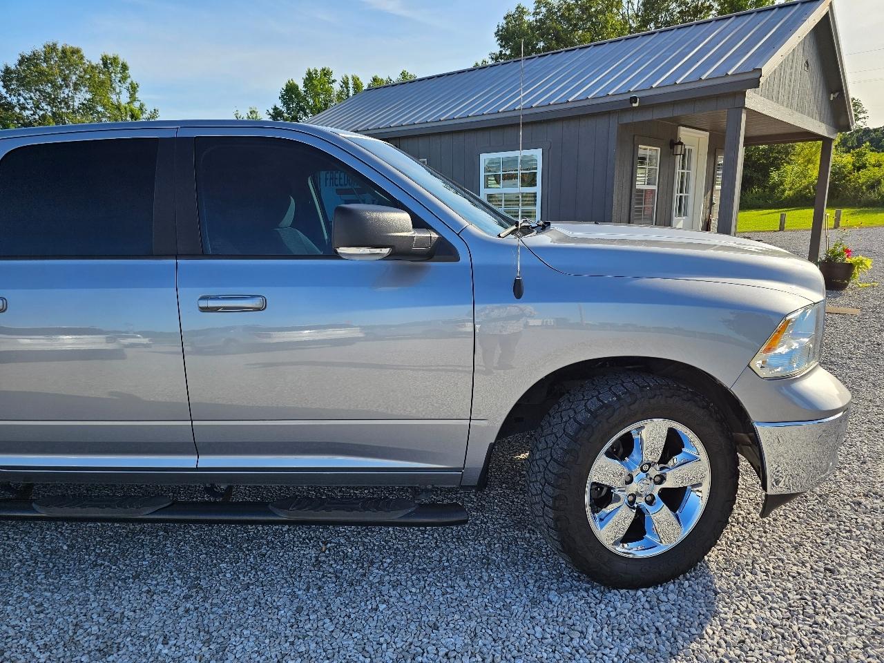 RAM 1500 Classic Big Horn 4x4 Crew Cab 5'7" Box 2019