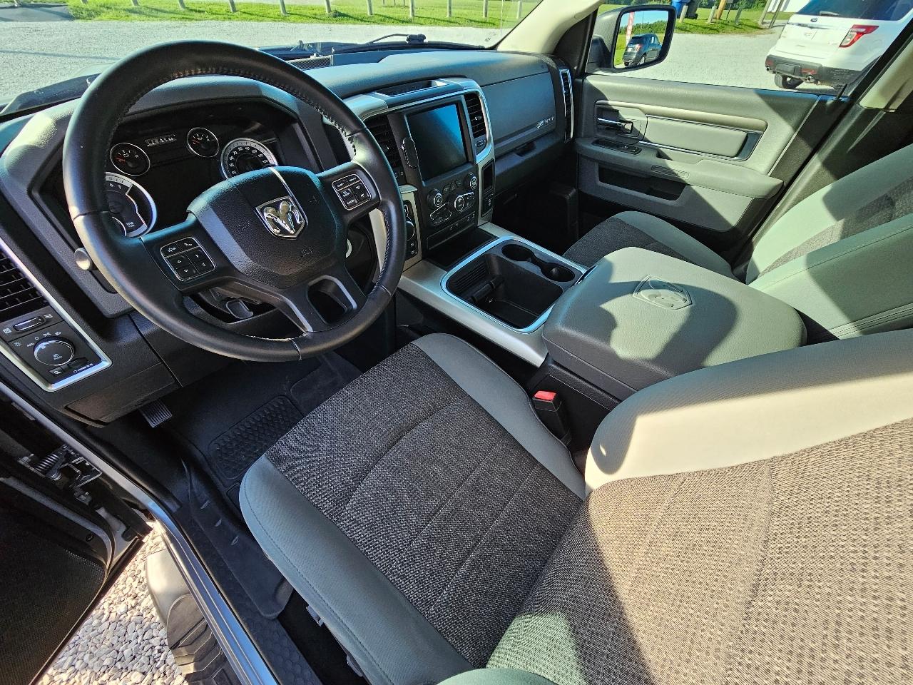RAM 1500 Classic Big Horn 4x4 Crew Cab 5'7" Box 2019