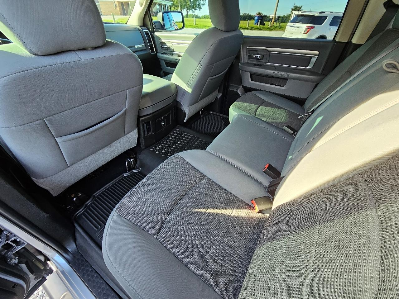 RAM 1500 Classic Big Horn 4x4 Crew Cab 5'7" Box 2019