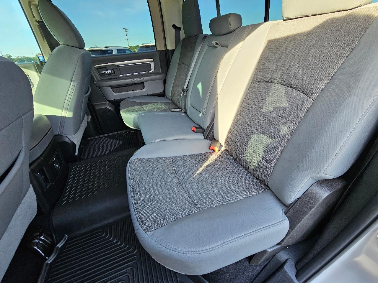 RAM 1500 Classic Big Horn 4x4 Crew Cab 5'7" Box 2019