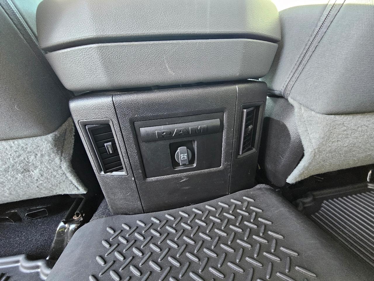 RAM 1500 Classic Big Horn 4x4 Crew Cab 5'7" Box 2019