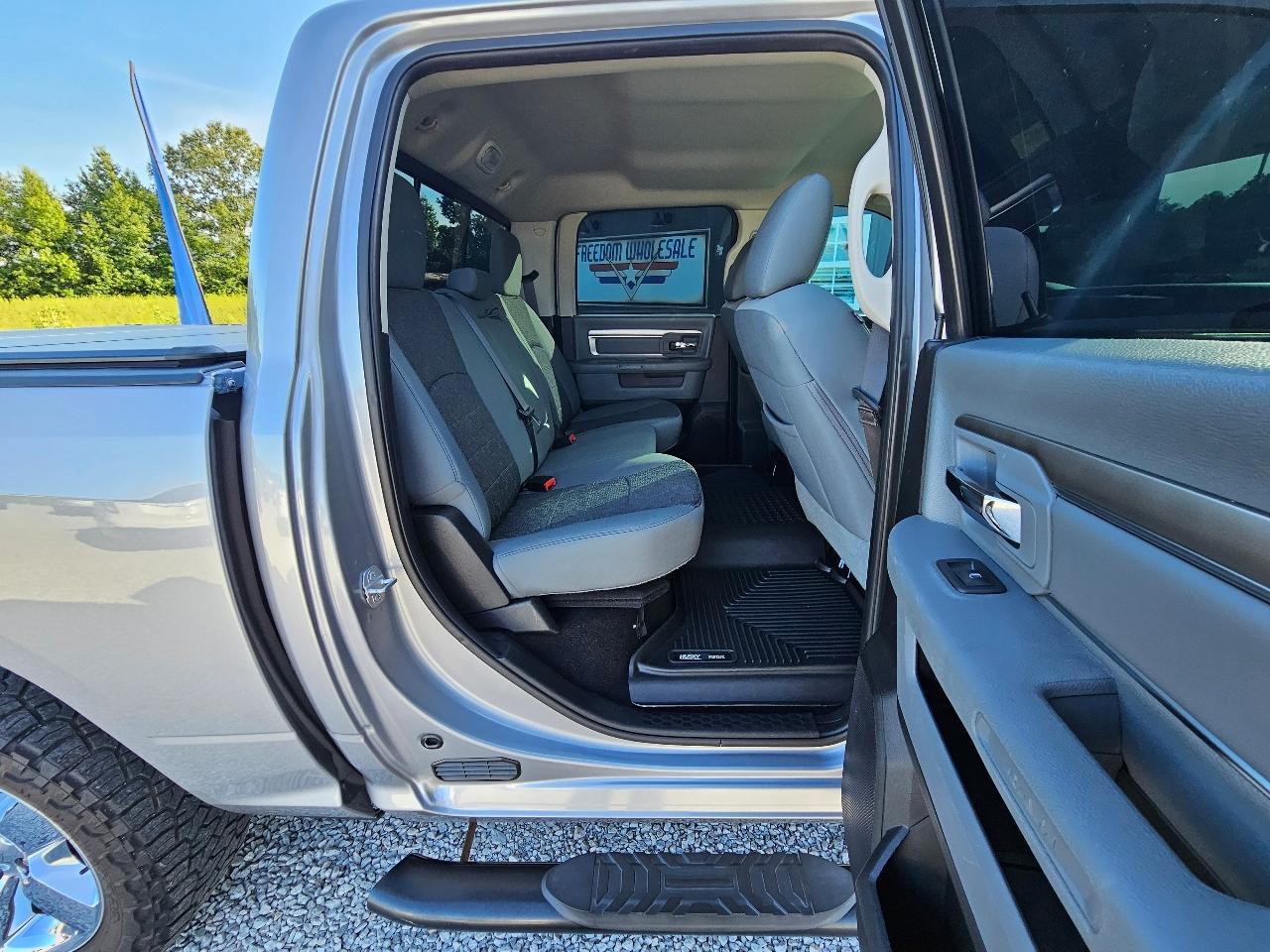 RAM 1500 Classic Big Horn 4x4 Crew Cab 5'7" Box 2019