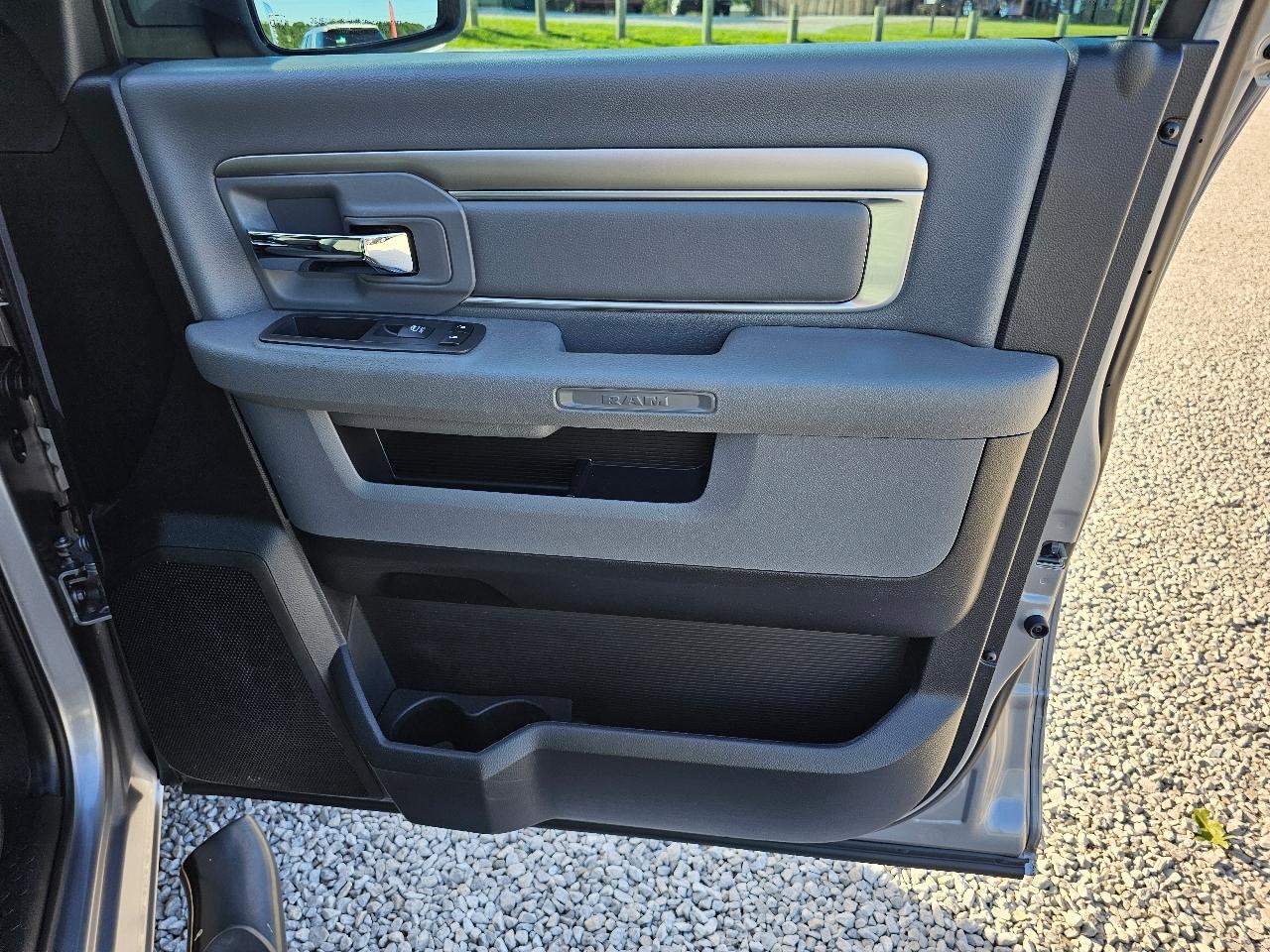 RAM 1500 Classic Big Horn 4x4 Crew Cab 5'7" Box 2019