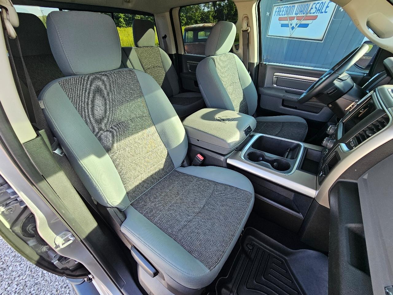 RAM 1500 Classic Big Horn 4x4 Crew Cab 5'7" Box 2019