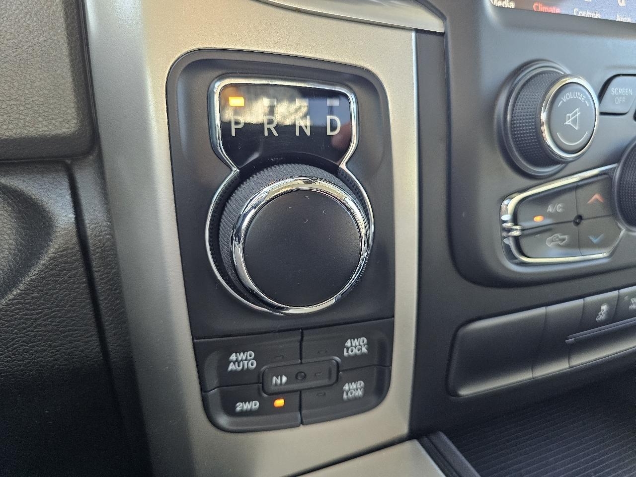 RAM 1500 Classic Big Horn 4x4 Crew Cab 5'7" Box 2019