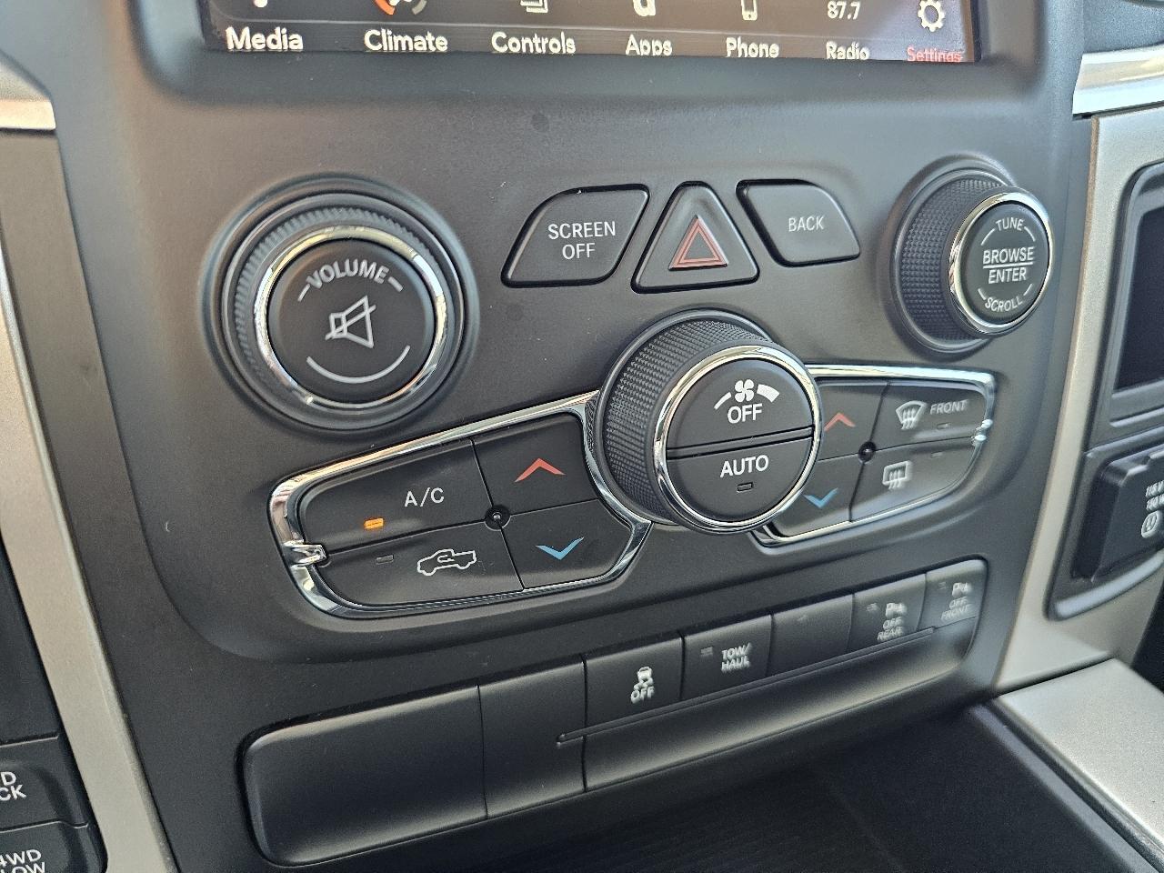 RAM 1500 Classic Big Horn 4x4 Crew Cab 5'7" Box 2019
