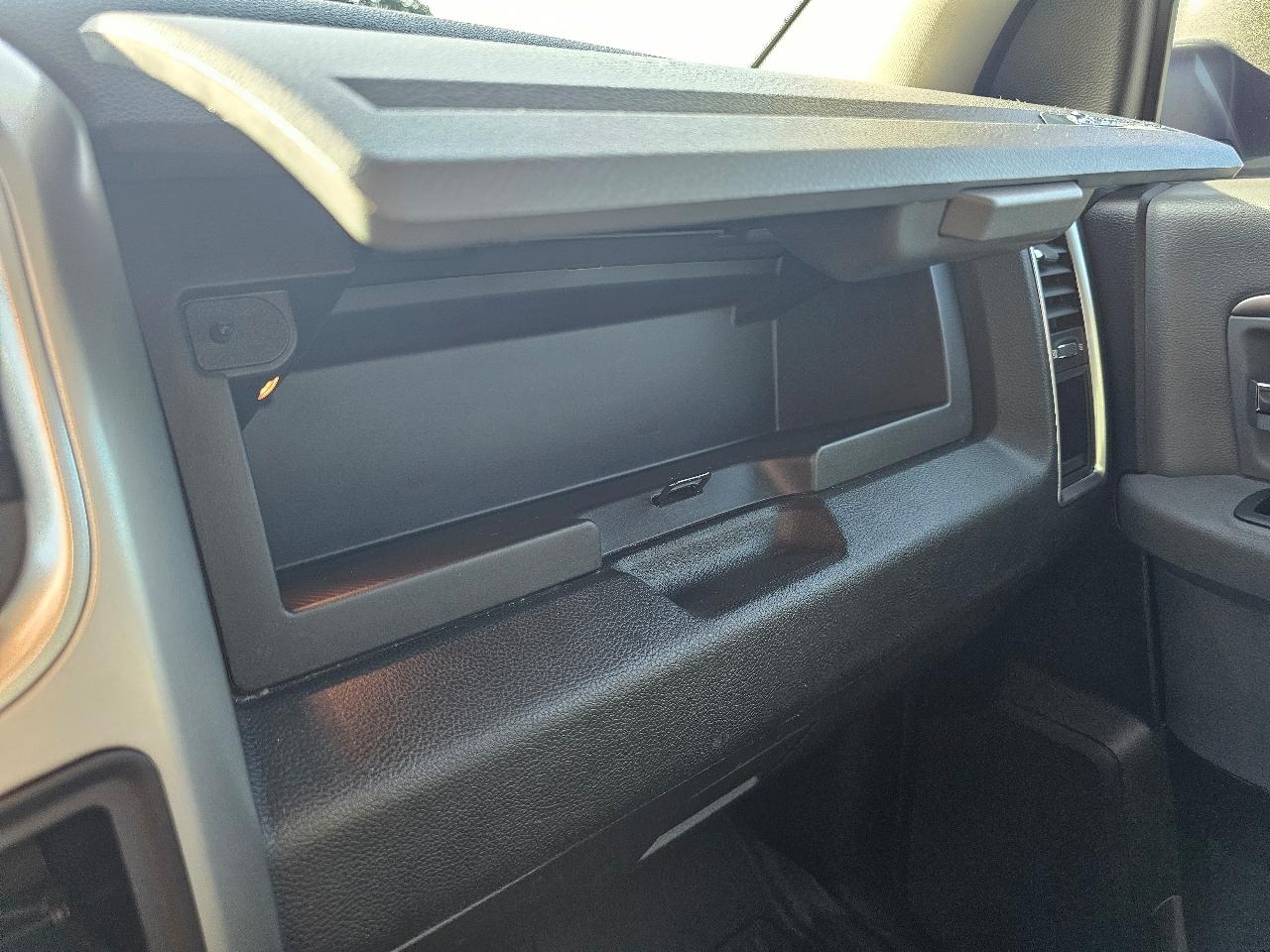 RAM 1500 Classic Big Horn 4x4 Crew Cab 5'7" Box 2019