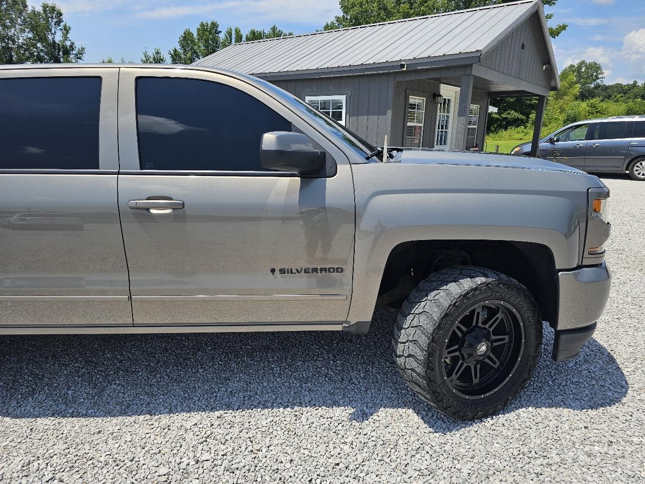 Chevrolet Silverado 1500 LT Z71 Crew Cab 4WD 2017