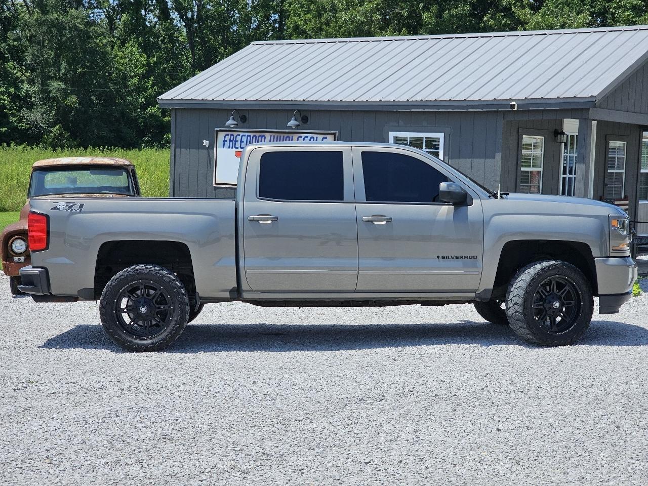 Chevrolet Silverado 1500 LT Z71 Crew Cab 4WD 2017