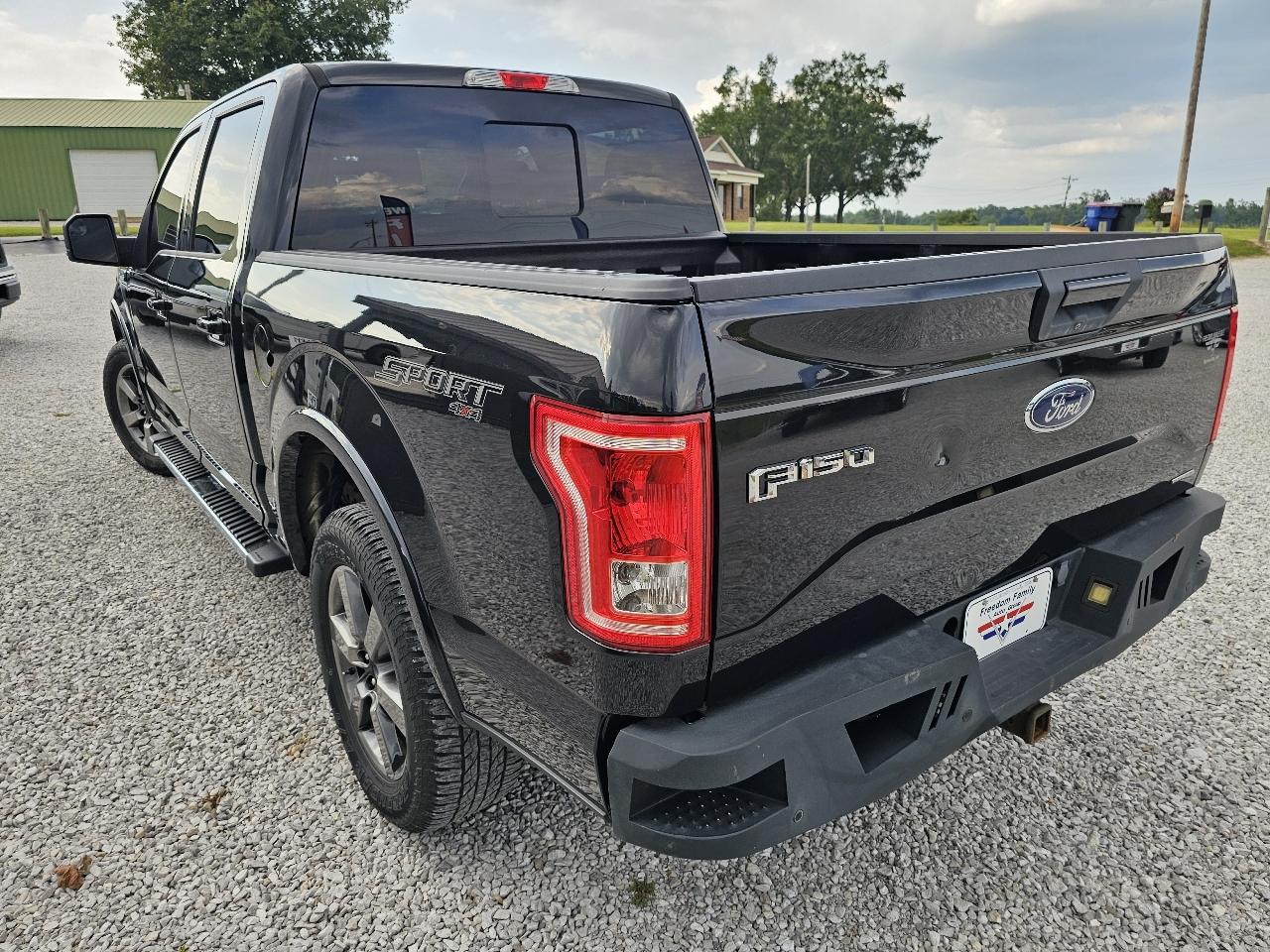 Ford F-150 XLT SuperCrew 5.5-ft. Bed 4WD 2015