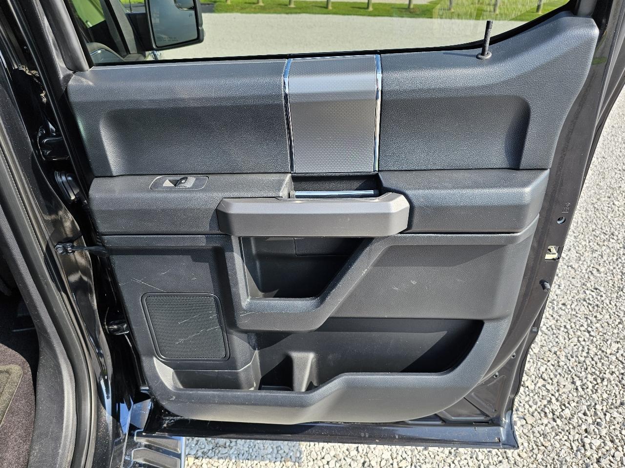 Ford F-150 XLT SuperCrew 5.5-ft. Bed 4WD 2015
